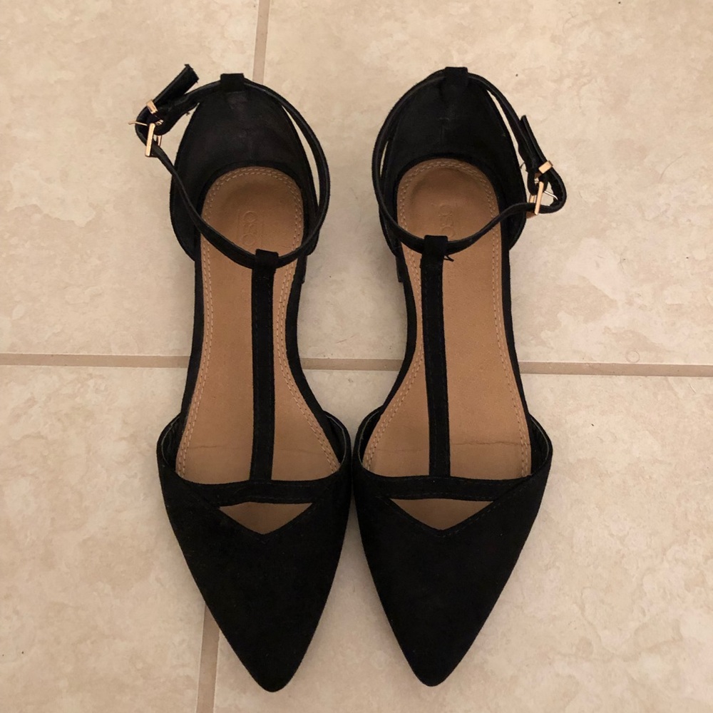 Black pointed flats 🥿